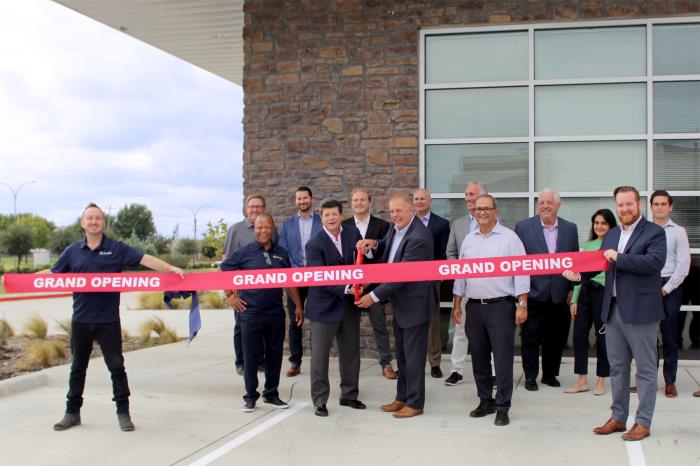 Pregis begins production in new Arlington, Texas cushioned paper mailer facility; mayor attends ribbon cutting